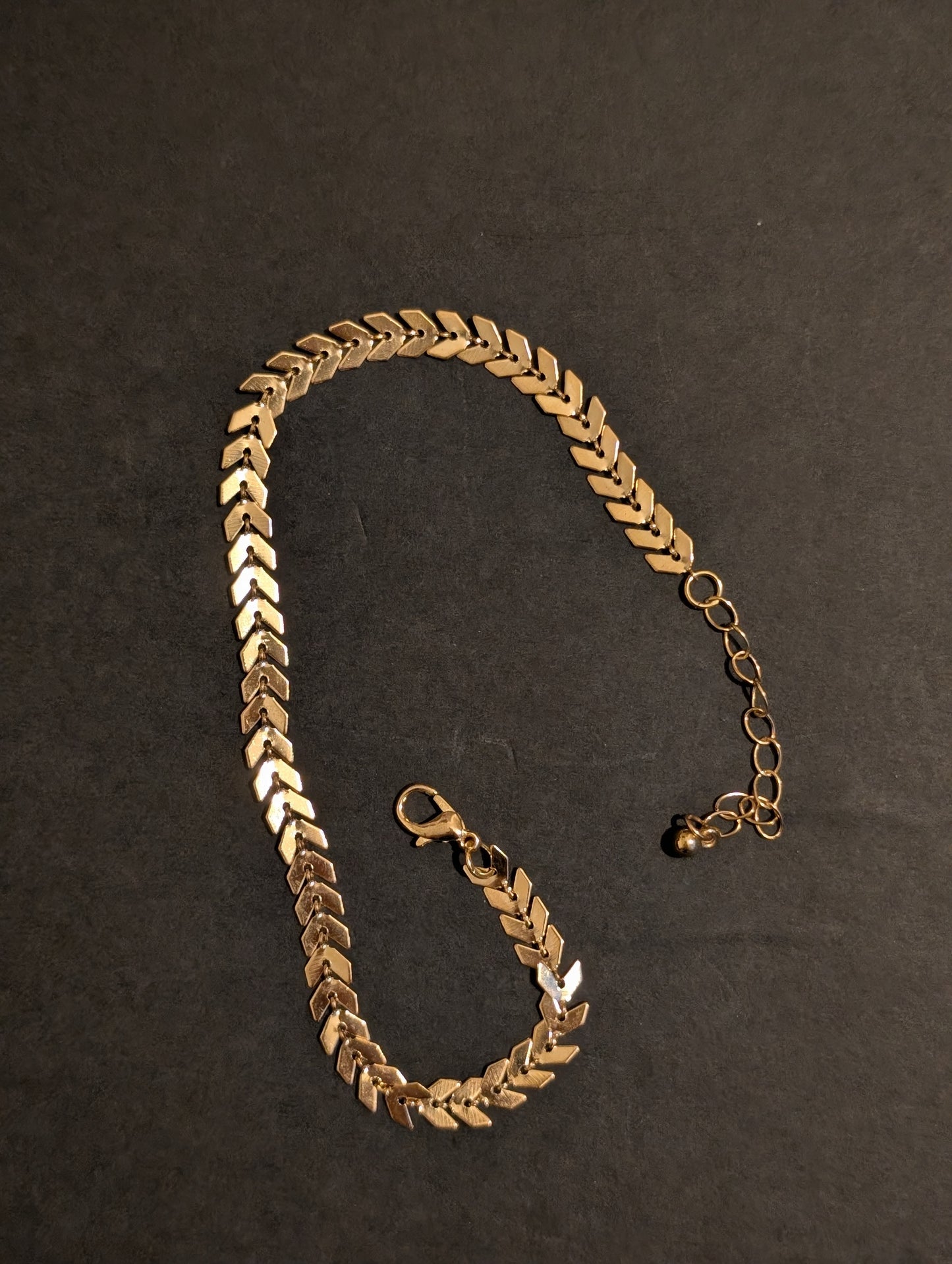 A Snaky Golden Elegant Chain