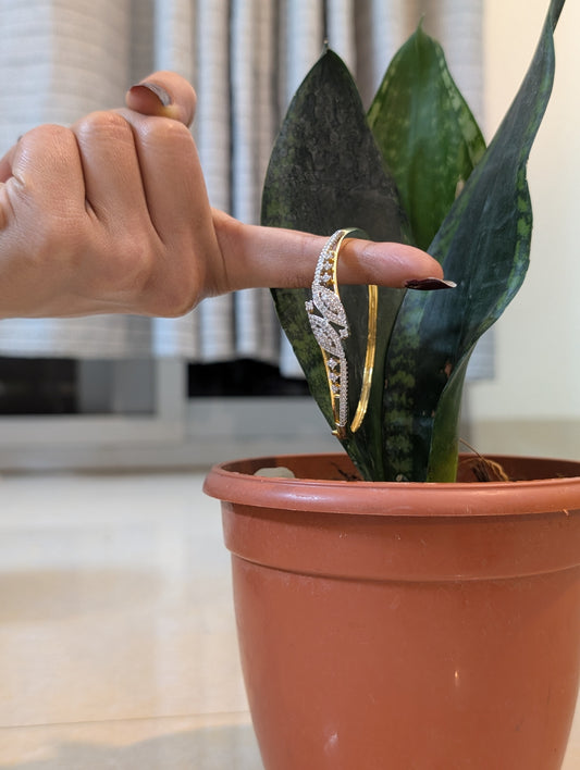 A love triangled Golden Bracelet