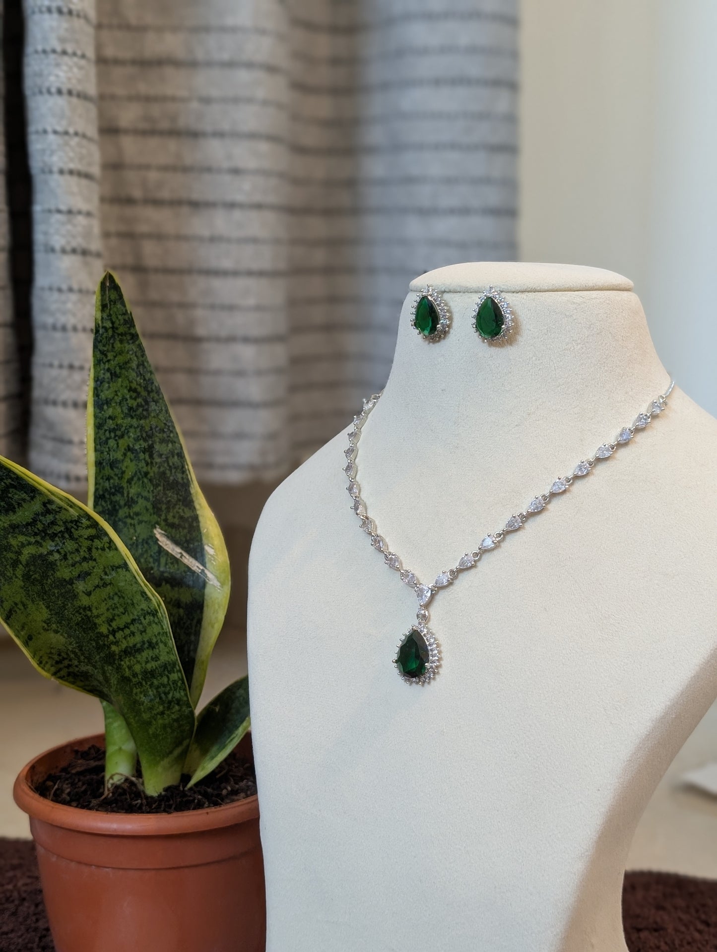 Emerald Green Necklace Set
