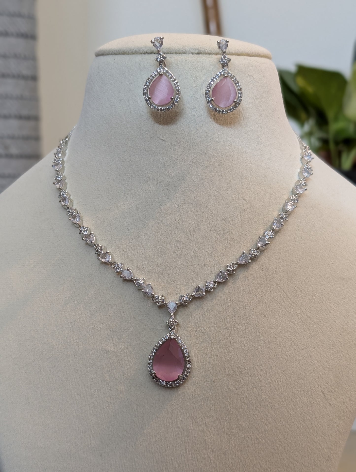 Ivy's Enchantment Pink Diamond Set