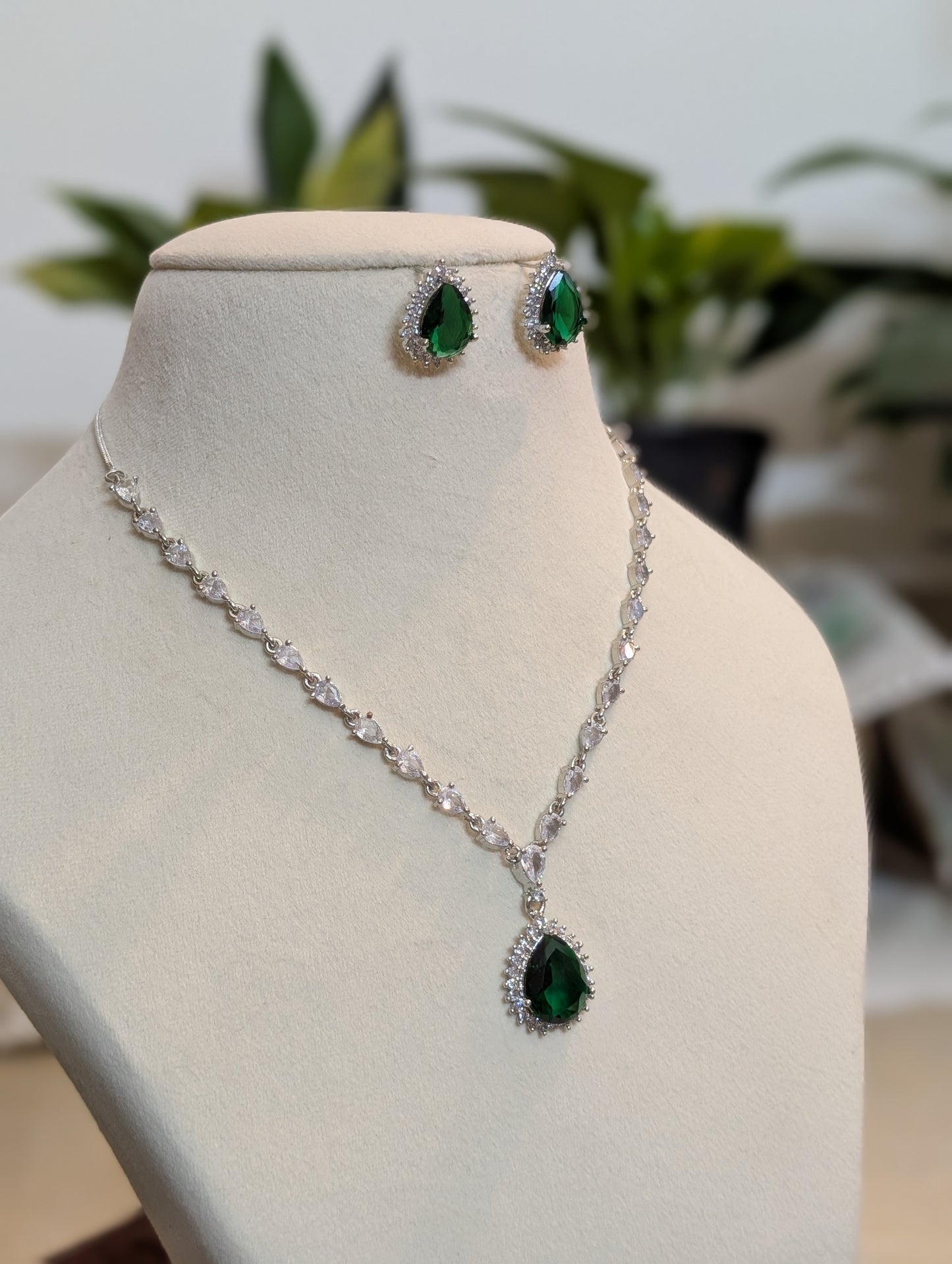 Emerald Green Necklace Set