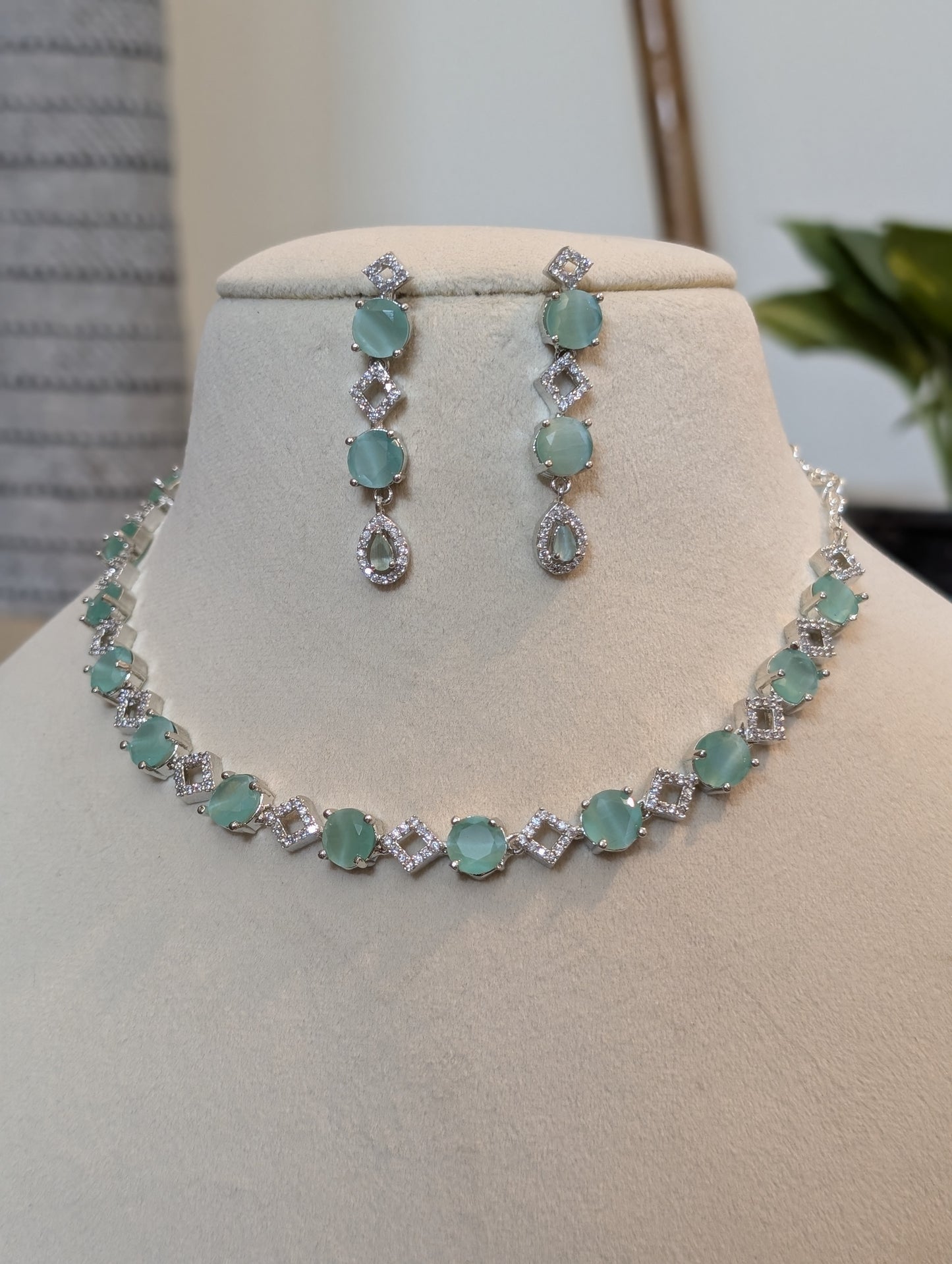 Choker Ocean Green Diamond set