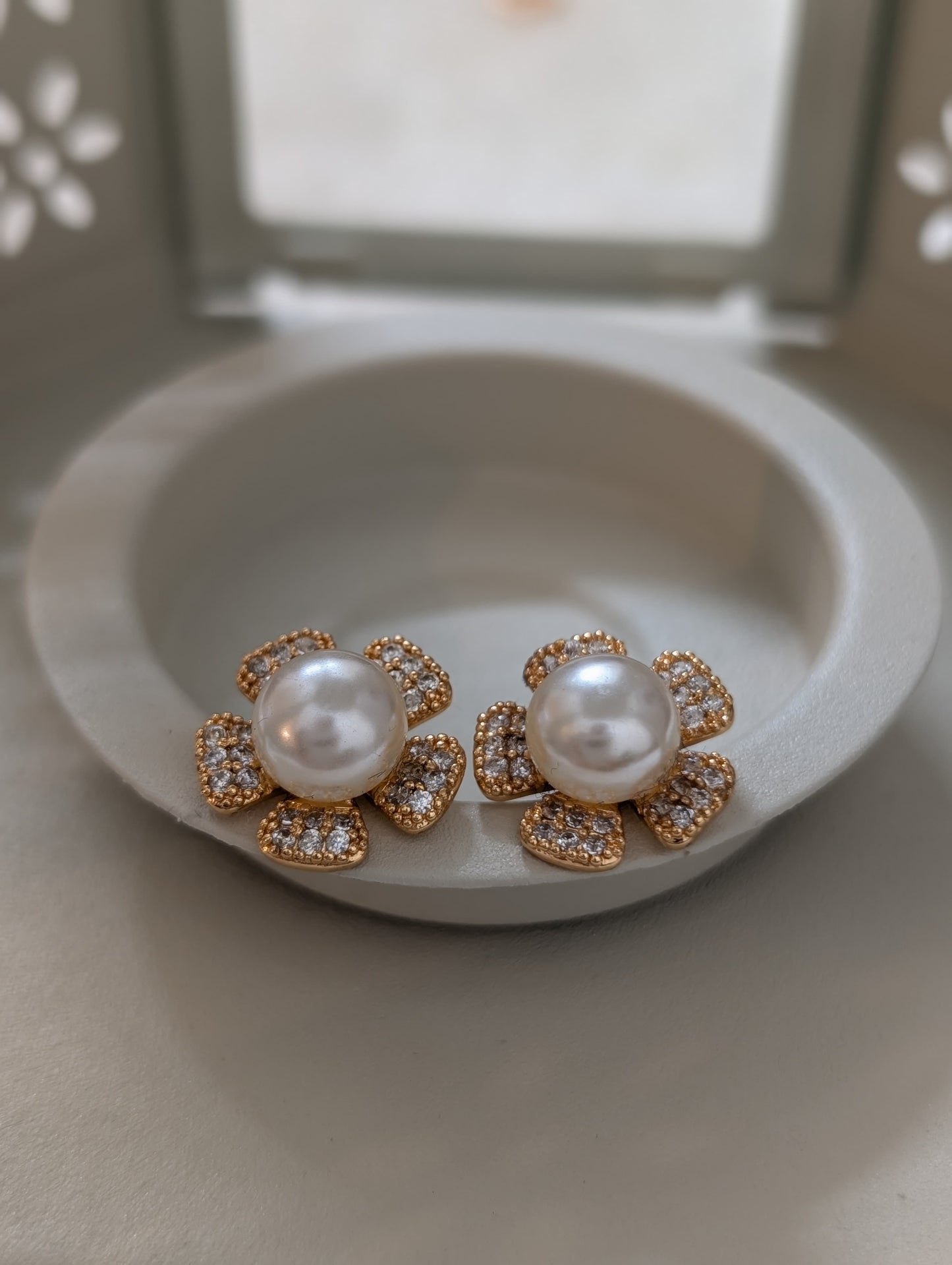 Ivory and Gold Delight