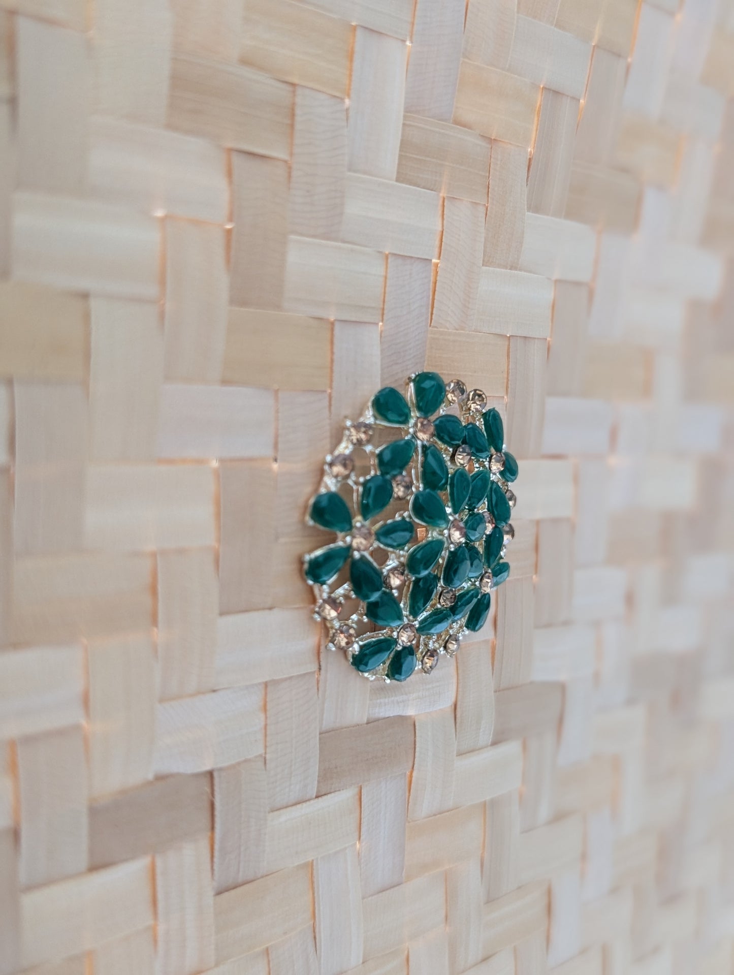 Emerald Elegance Rounds