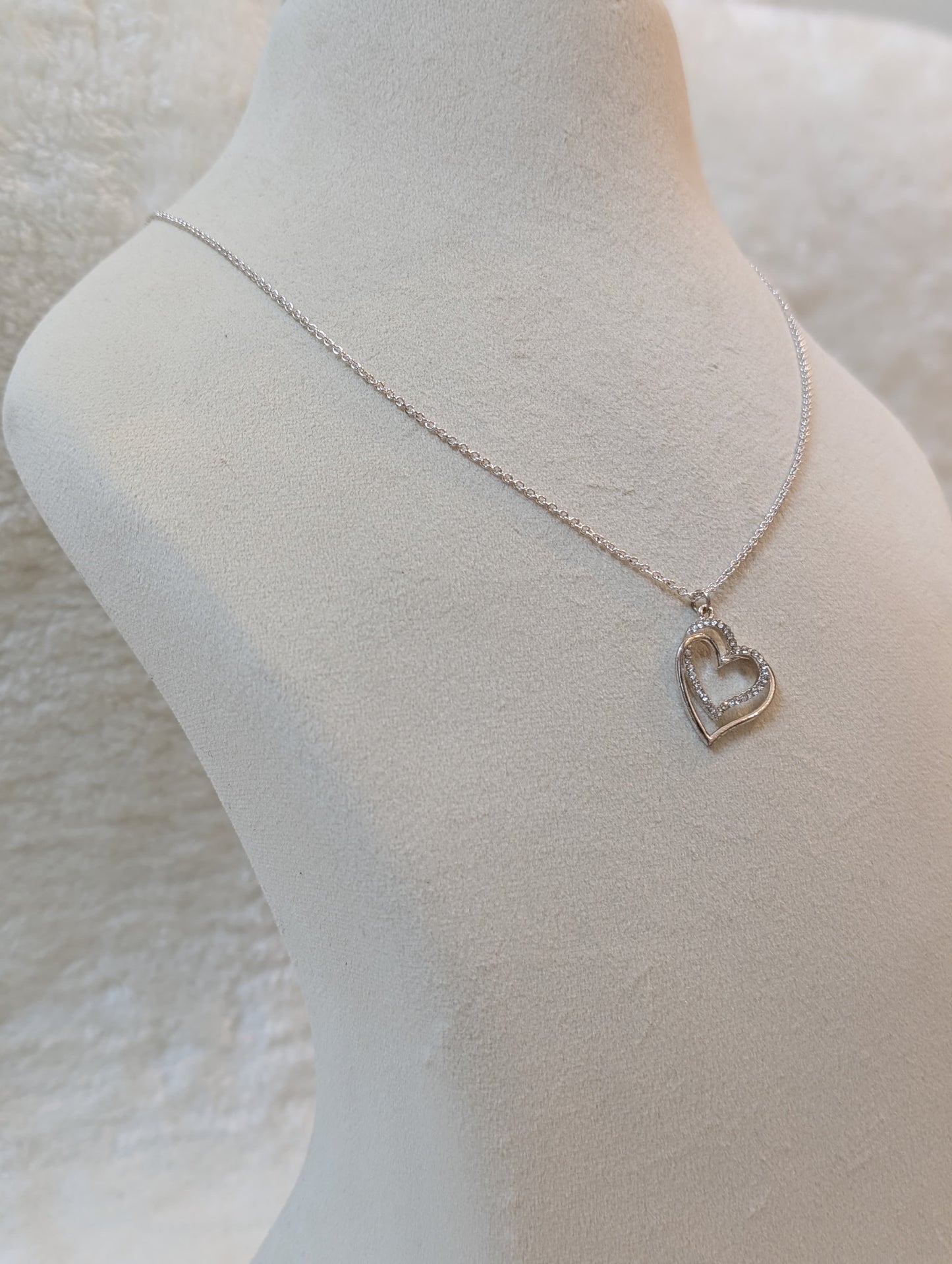 Heard Neckpiece