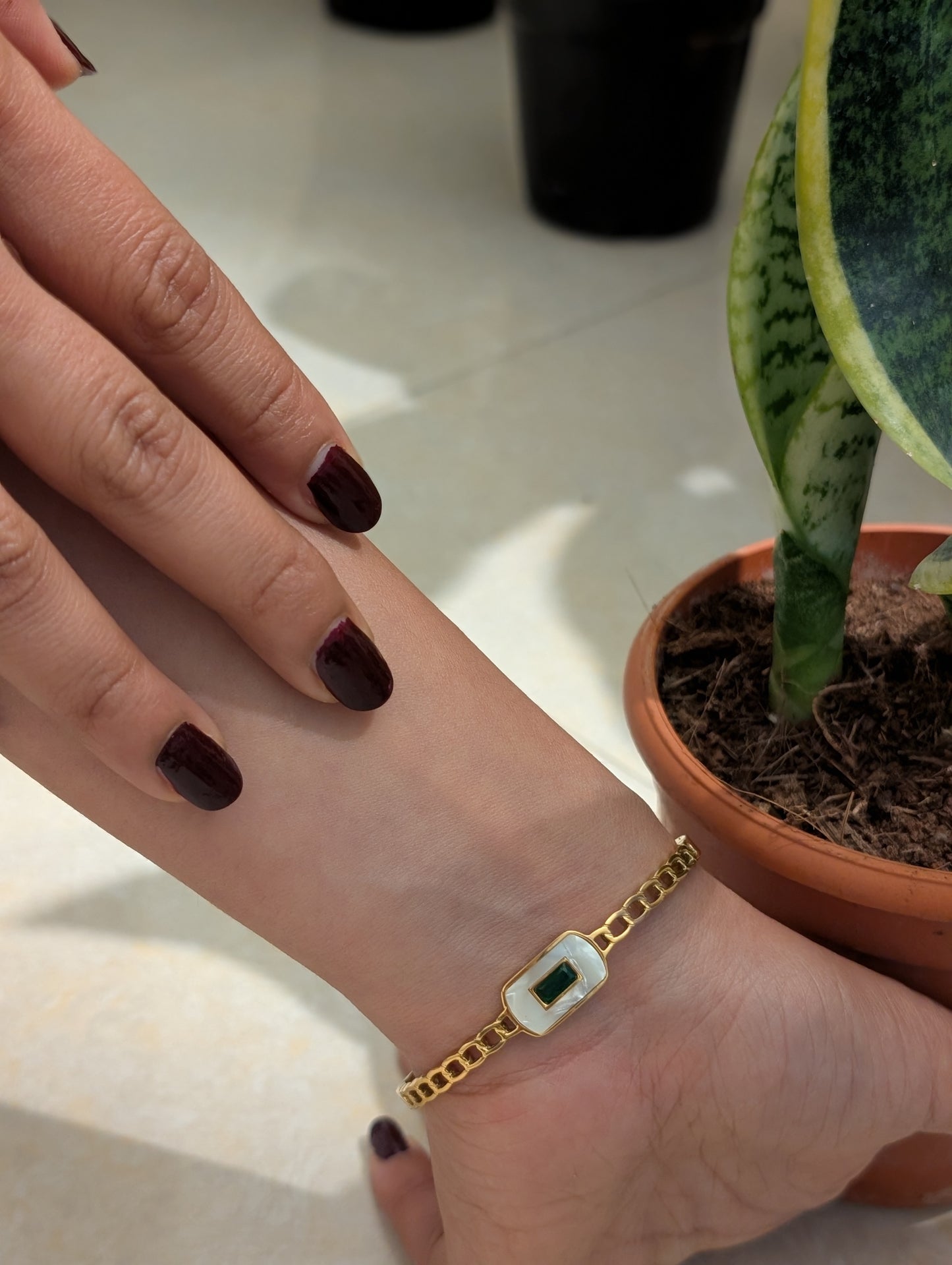 Emerald in the white Bracelet