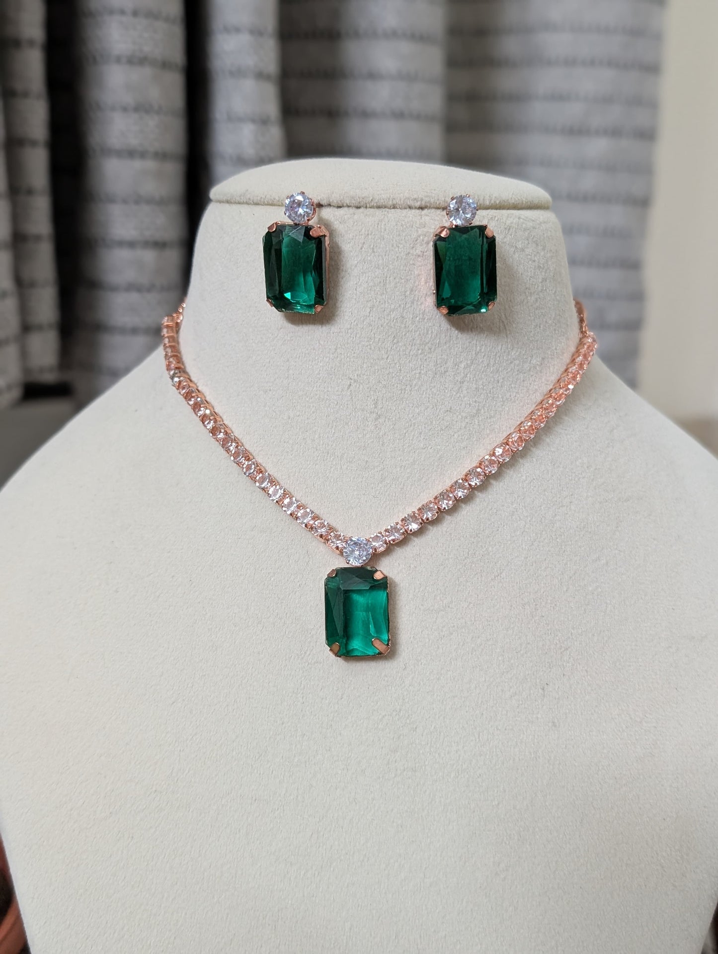 Glamour Green Gleam