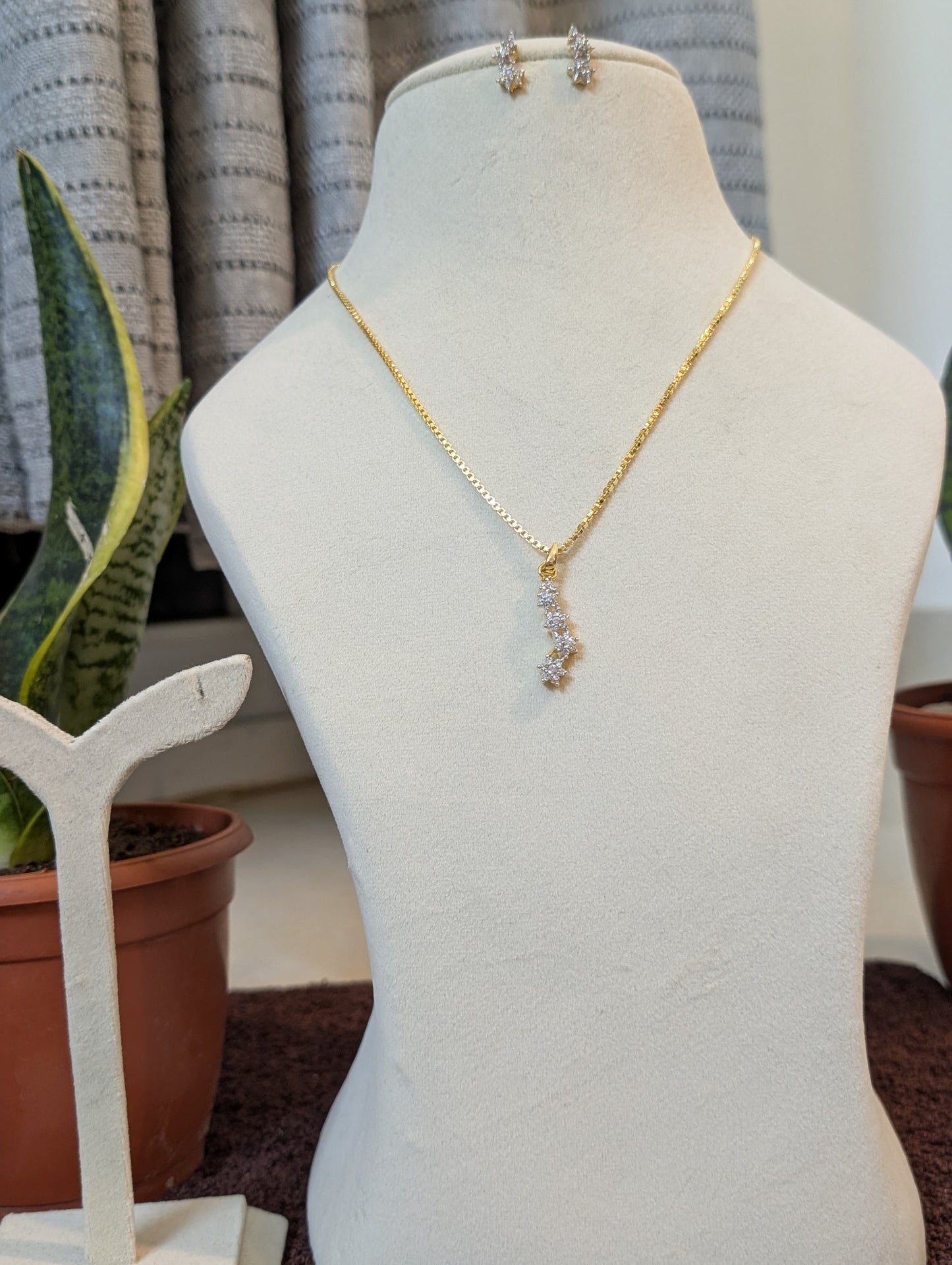 Four Stars Necklace Set