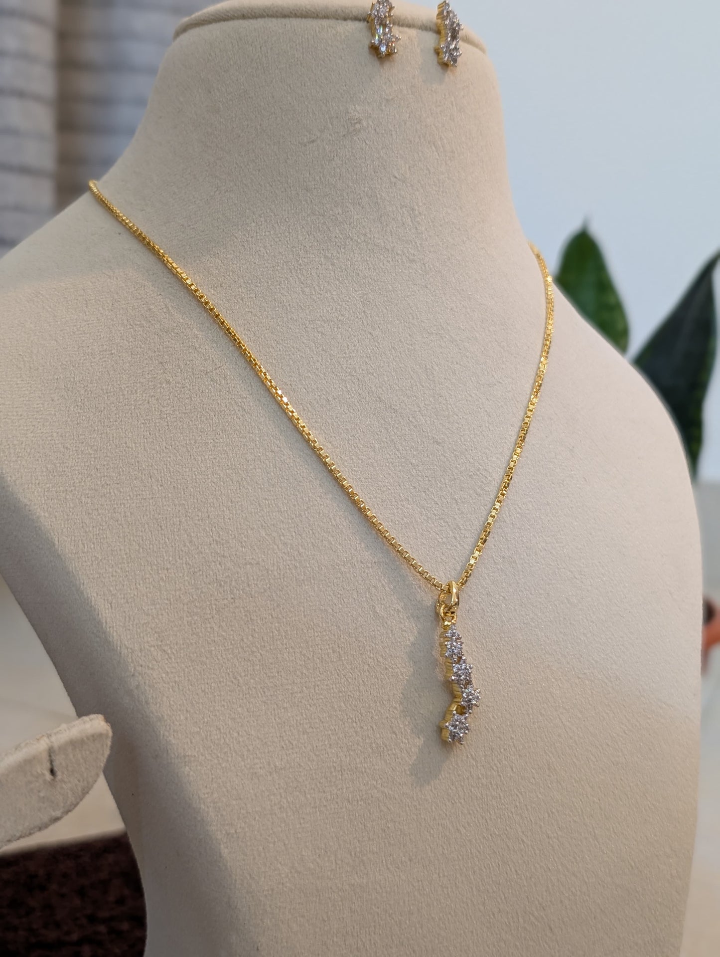 Four Stars Necklace Set