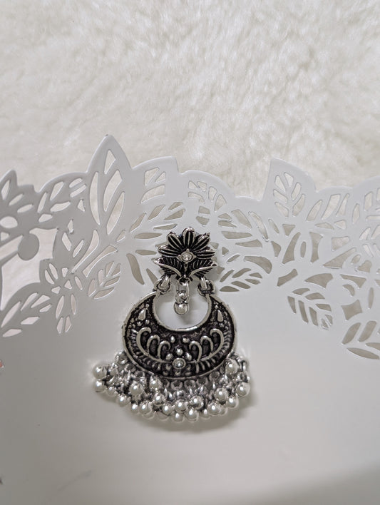 Antique Allure Hangings