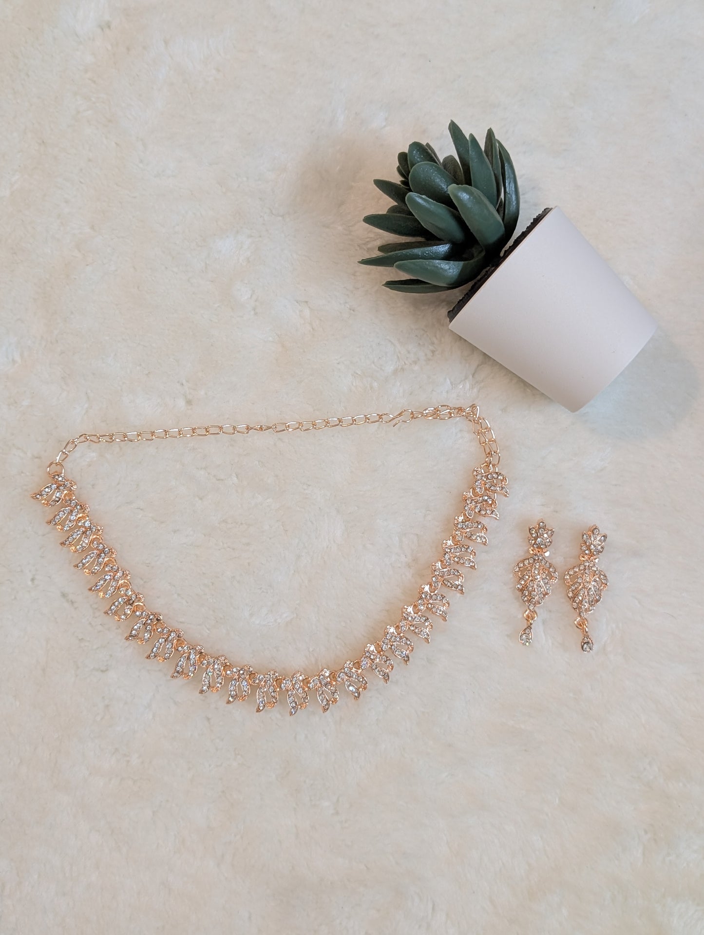 Chic Jewel Ensemble - Choker set