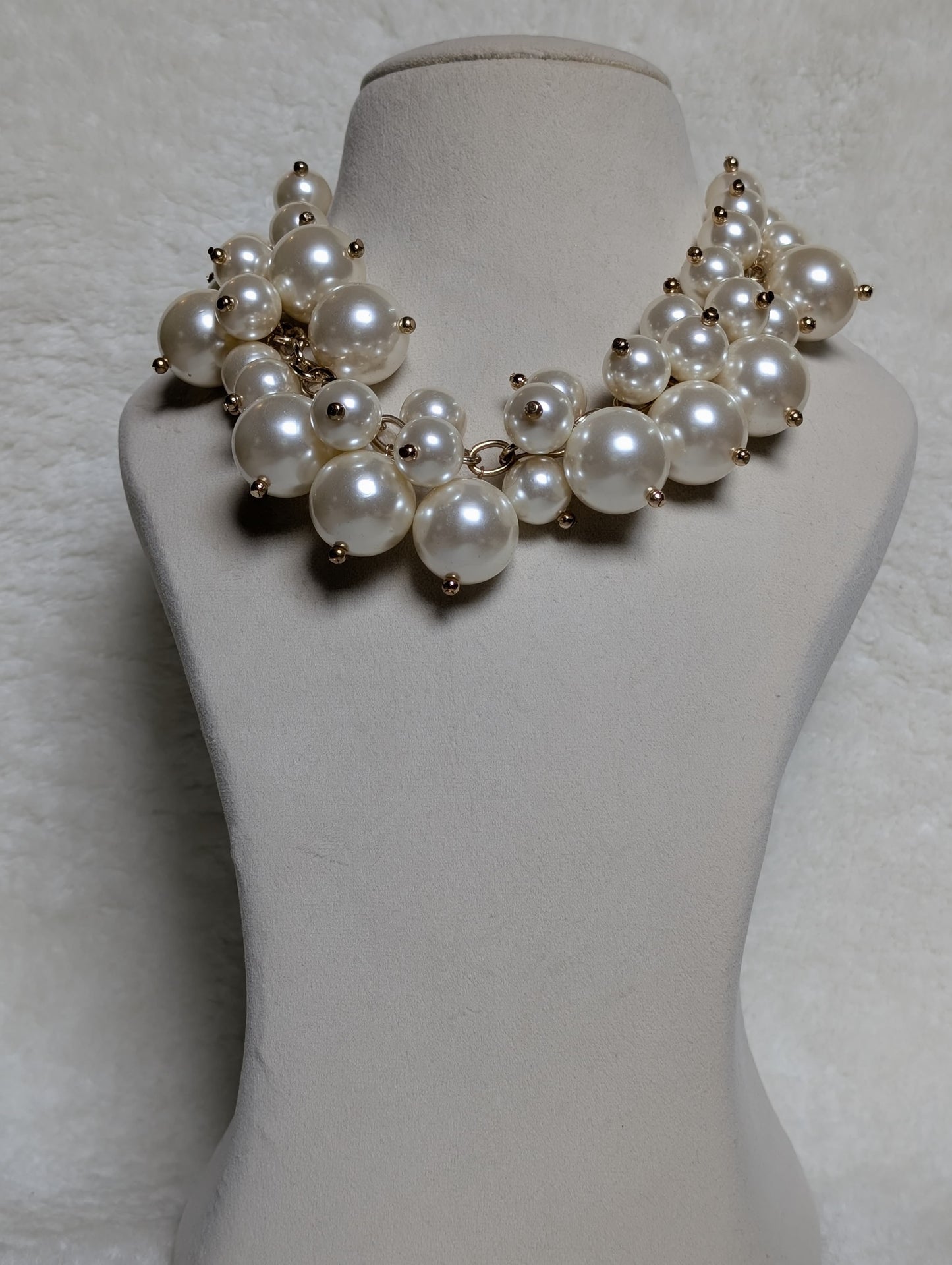Luminous Pearl Elegance