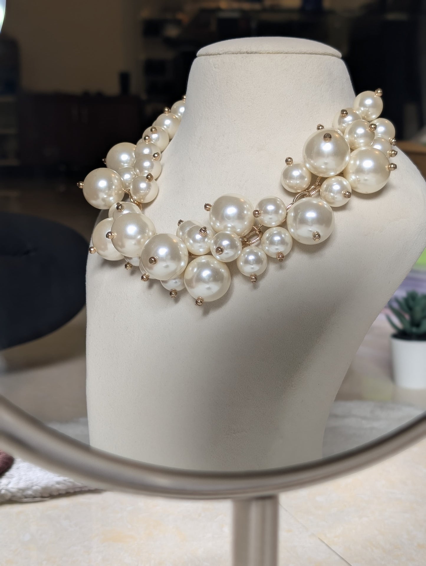Luminous Pearl Elegance