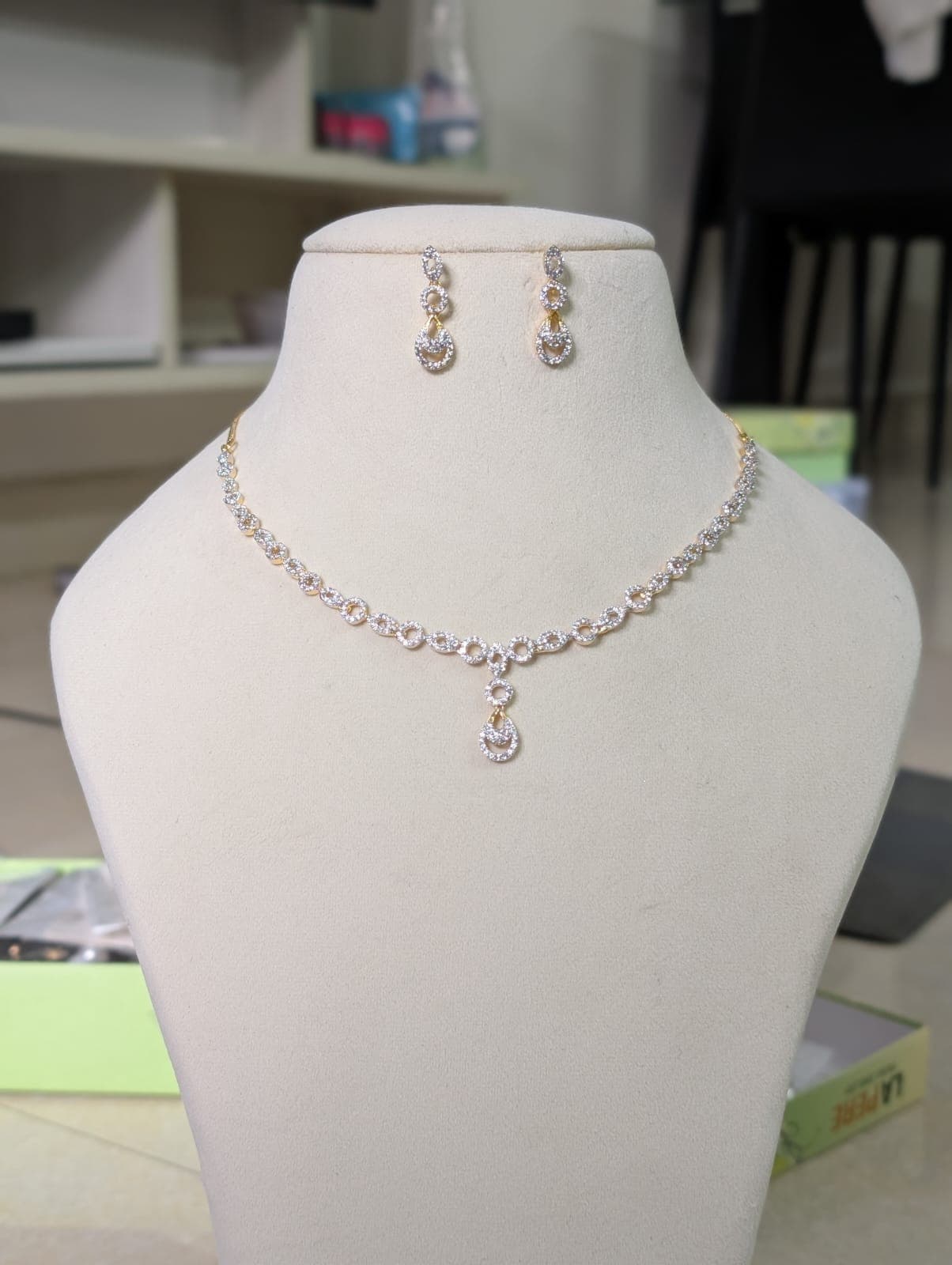 Minimalistic Diamonds