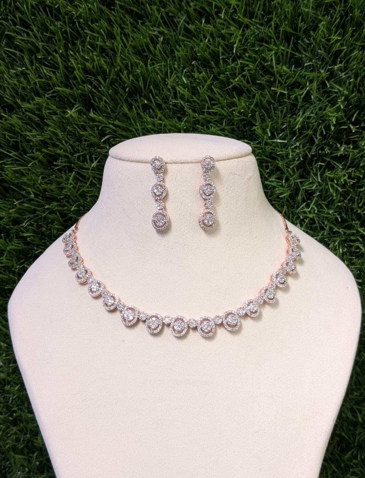 Minimalistic Diamonds - Oval Diamonds