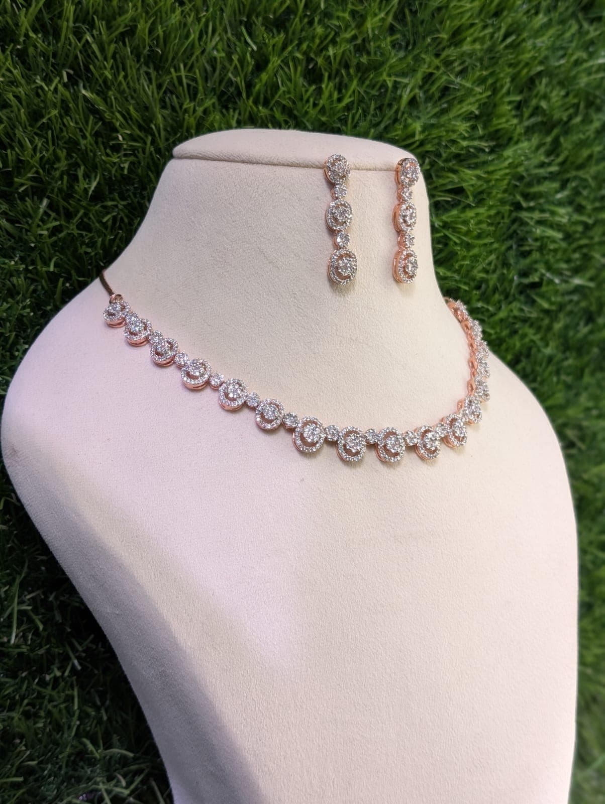 Minimalistic Diamonds - Oval Diamonds